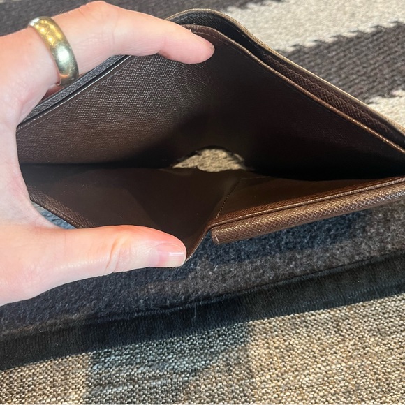 Louis Vuitton bifold wallet - Picture 9 of 12